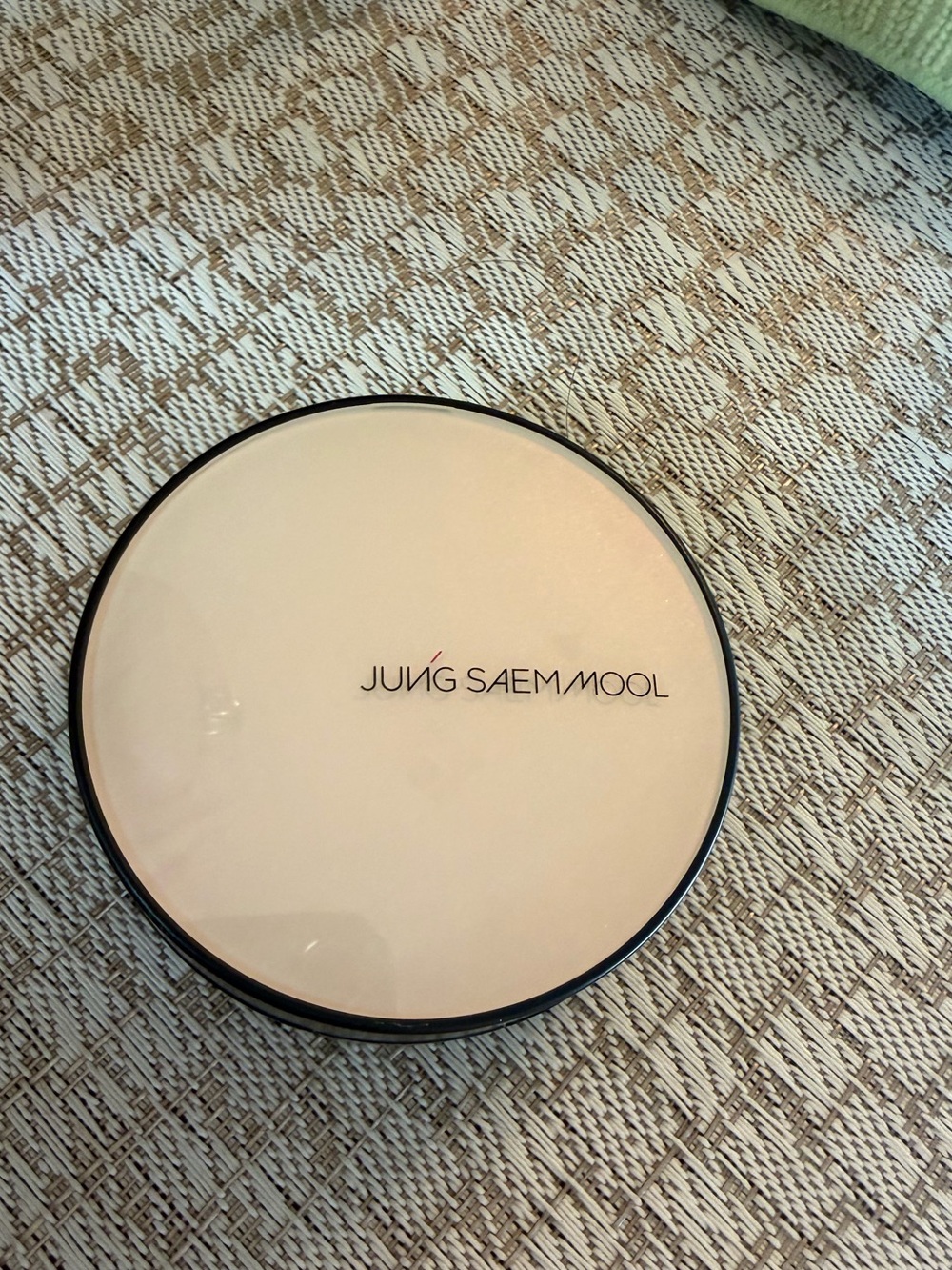JUNG SAEM MOOL Essential Skin Nuder Cushion in Peach Light 99% full